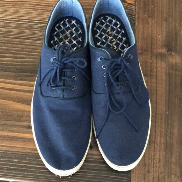 converse comme des garcons goat